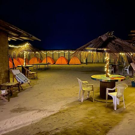 Pepon Surf Camp Hotel Mancora Bagian luar foto