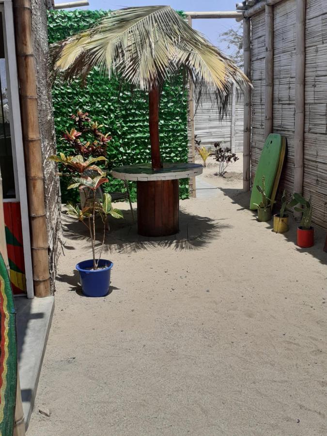 Pepon Surf Camp Hotel Mancora Bagian luar foto