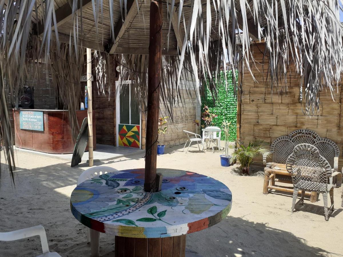 Pepon Surf Camp Hotel Mancora Bagian luar foto