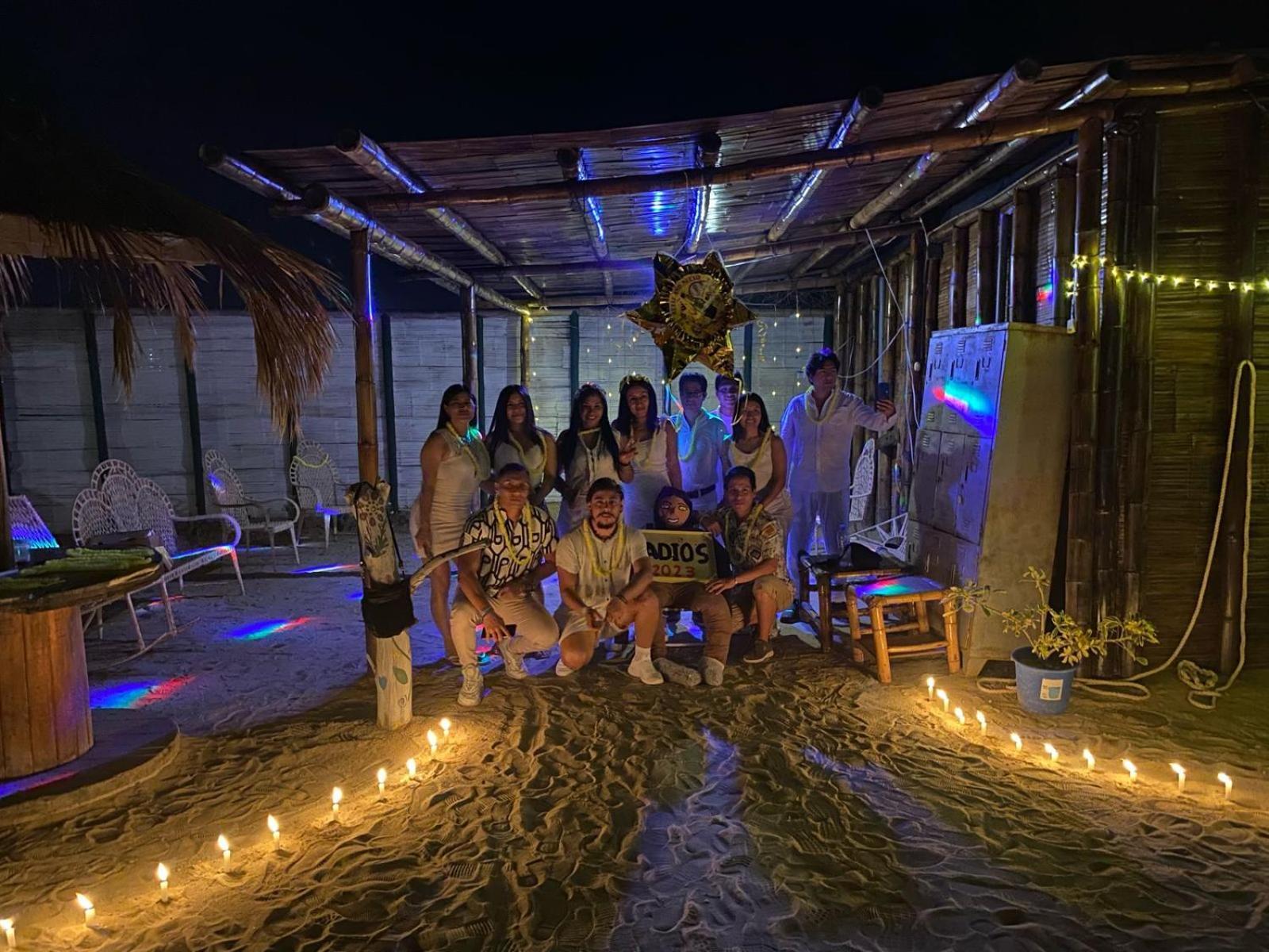 Pepon Surf Camp Hotel Mancora Bagian luar foto